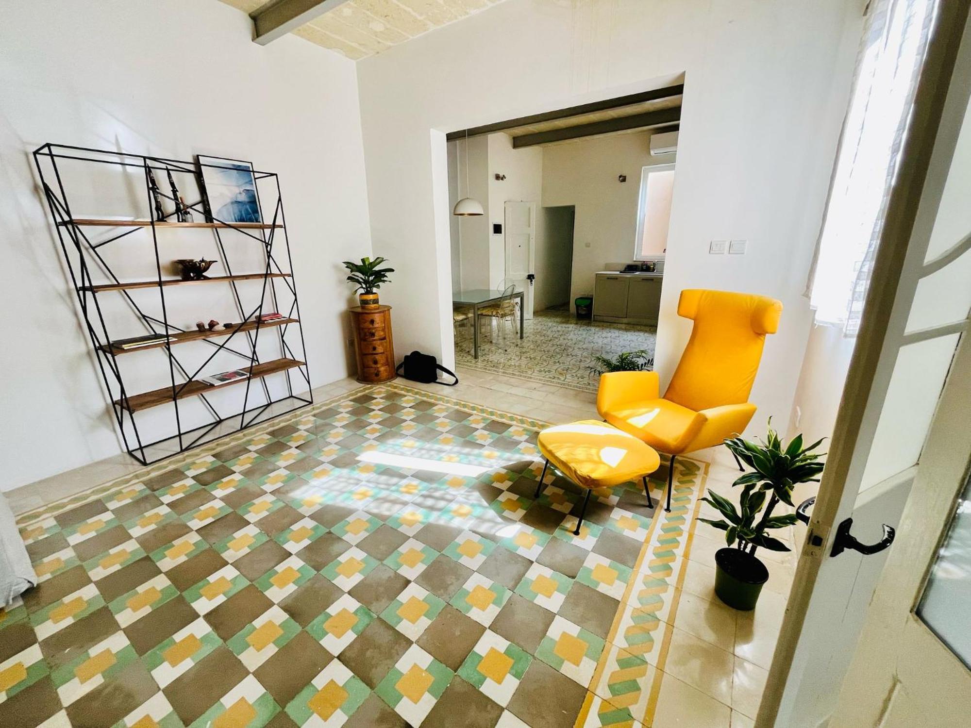 Cozy Charming Apartment In Old Bakery Street La Valette Extérieur photo