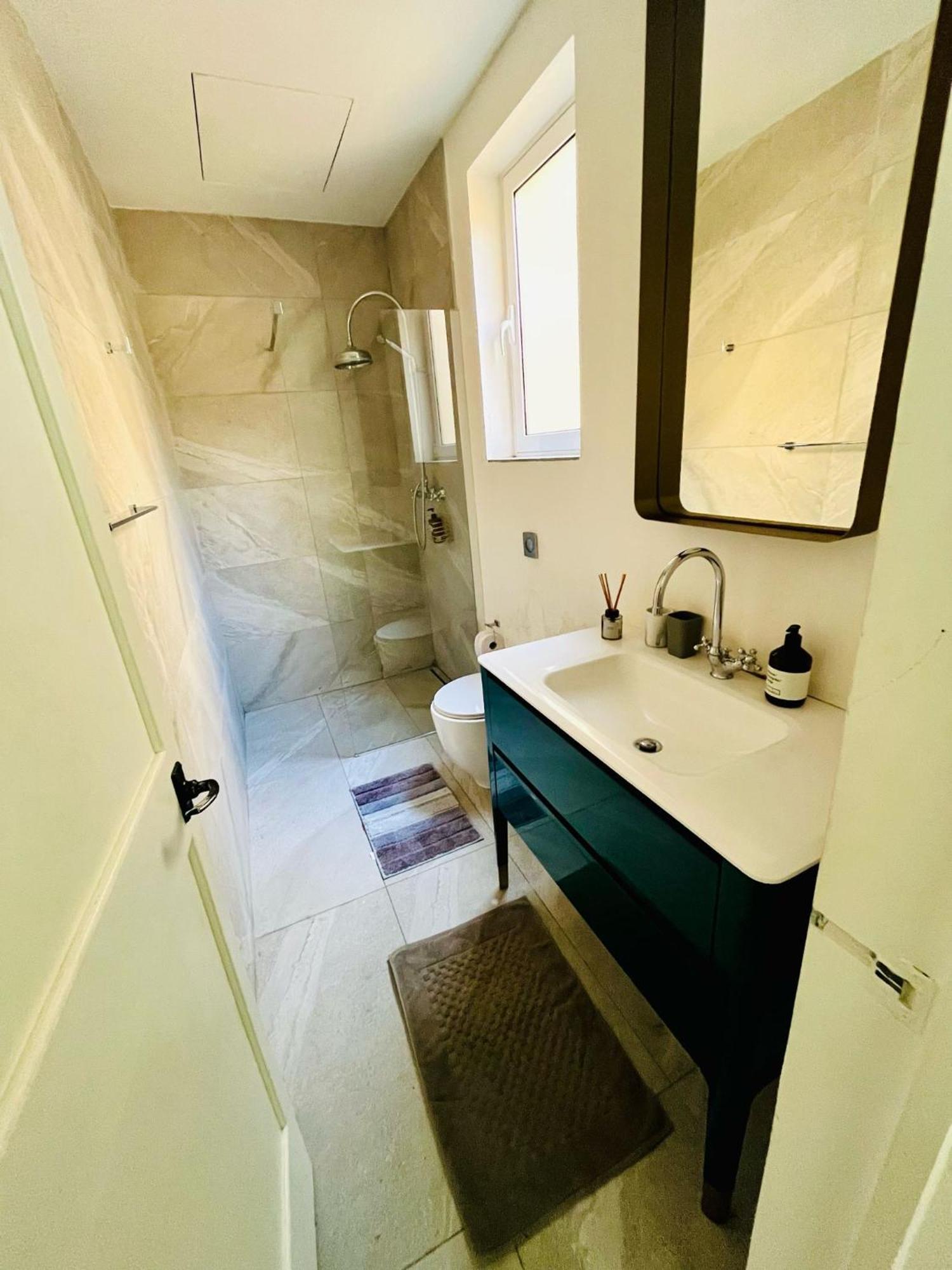 Cozy Charming Apartment In Old Bakery Street La Valette Extérieur photo